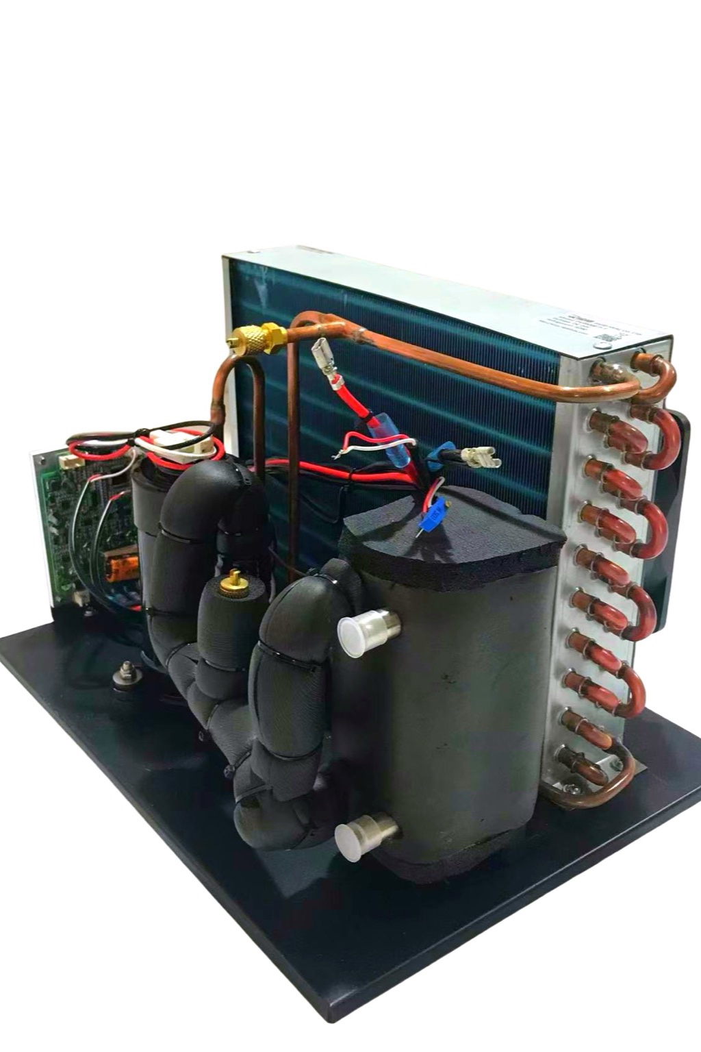 Plate liquid chiller connected to laboratory analysis equipment with insulated coolant lines