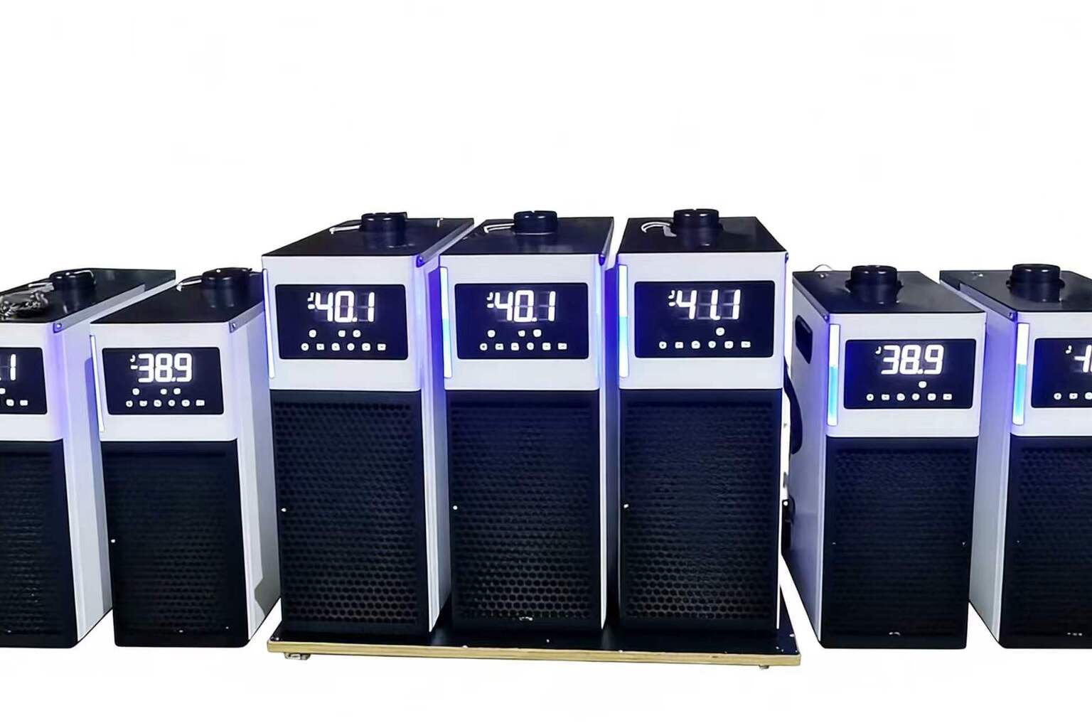 MidiCool chiller providing cooling for laboratory reactor