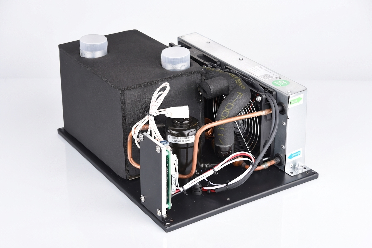 Battery runtime comparison chart for 12V portable air conditioning units at different cooling loads